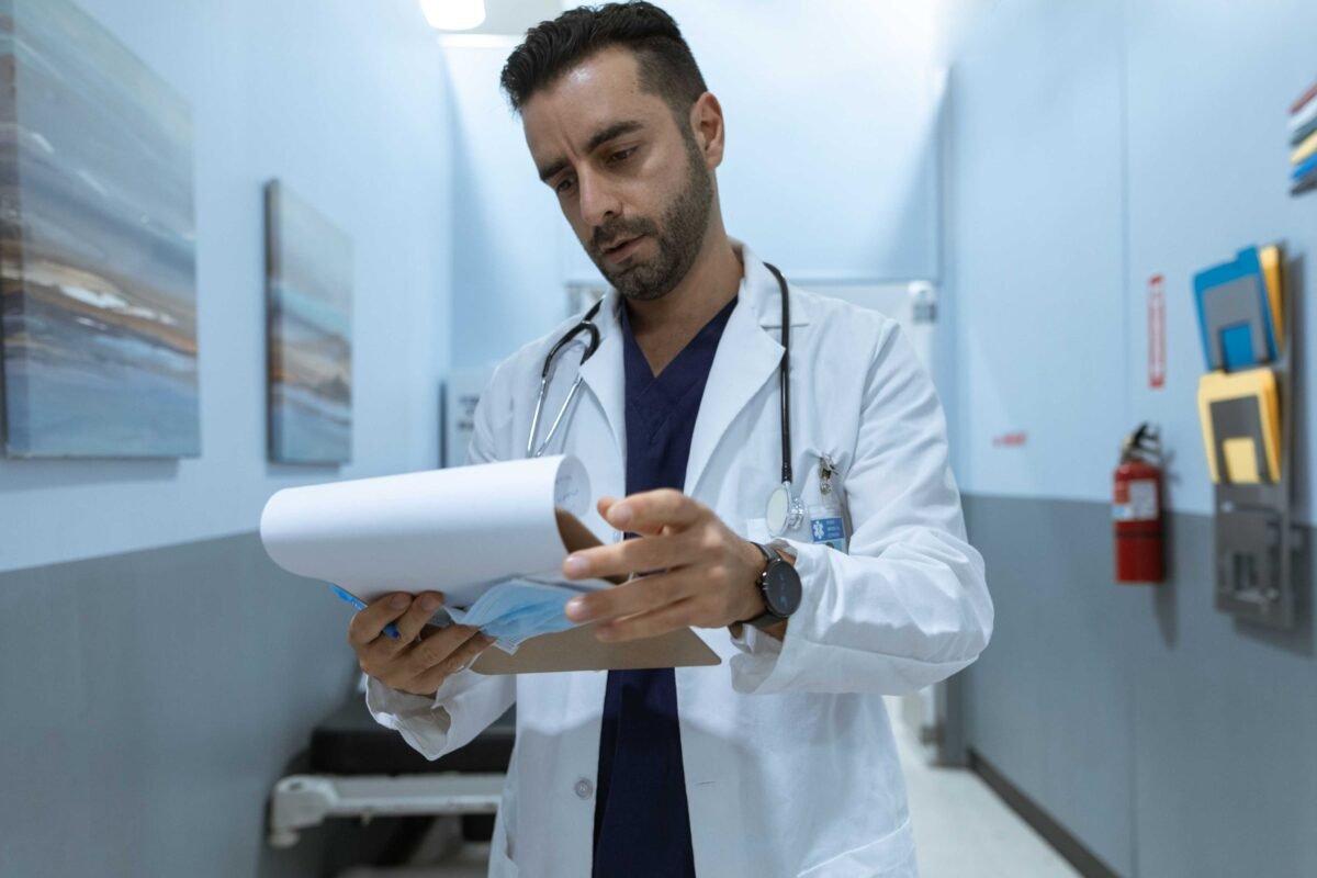 Healthcare professionals supported by Acureta healthcare staffing services in Australia, Healthcare professional looking for nursing and support work opportunities with Acureta